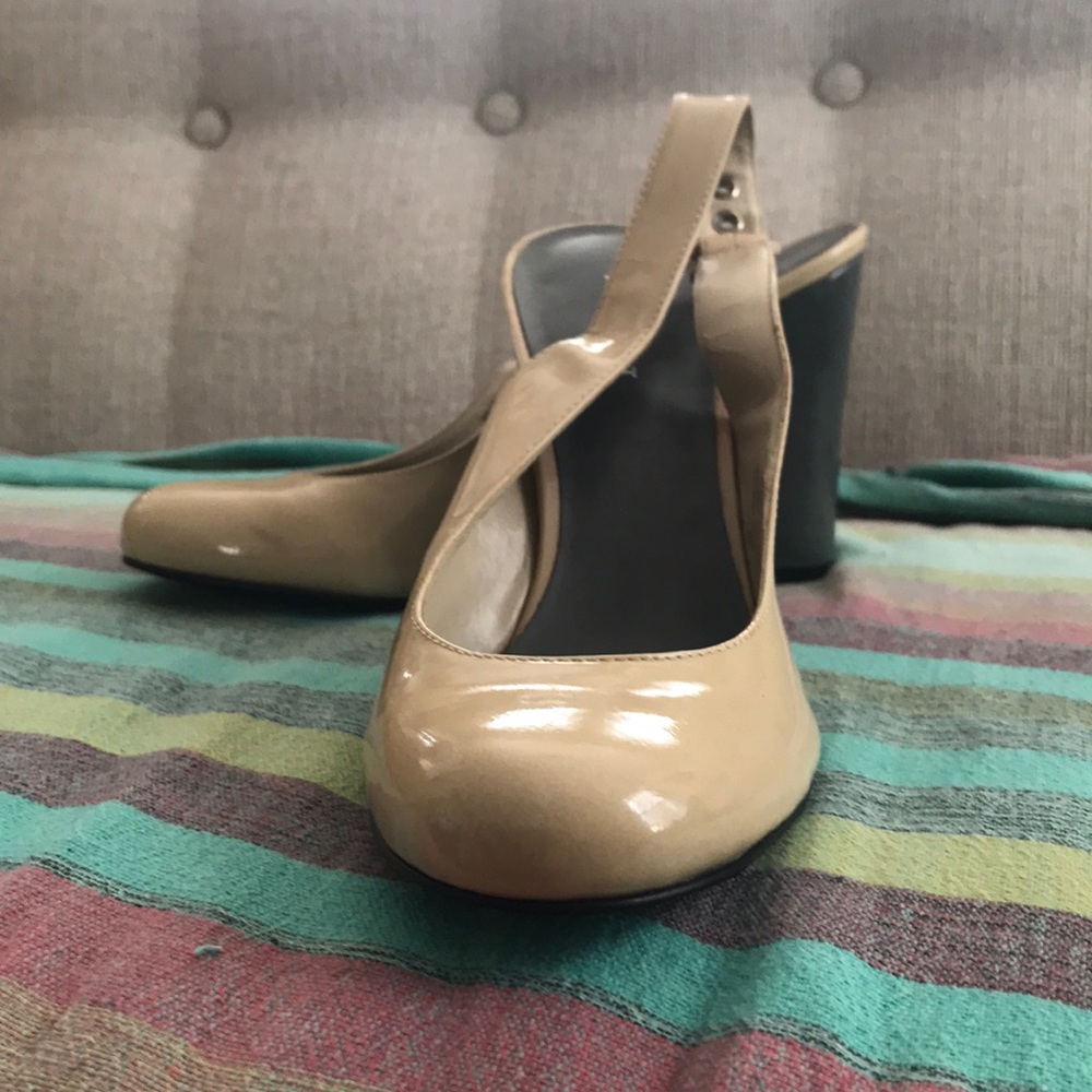 Nine West sling back patent leather pumps sz 9.5